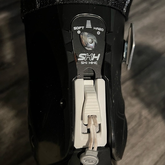 Dalbello Luna 70 women’s ski boots size 7 - Picture 4 of 5